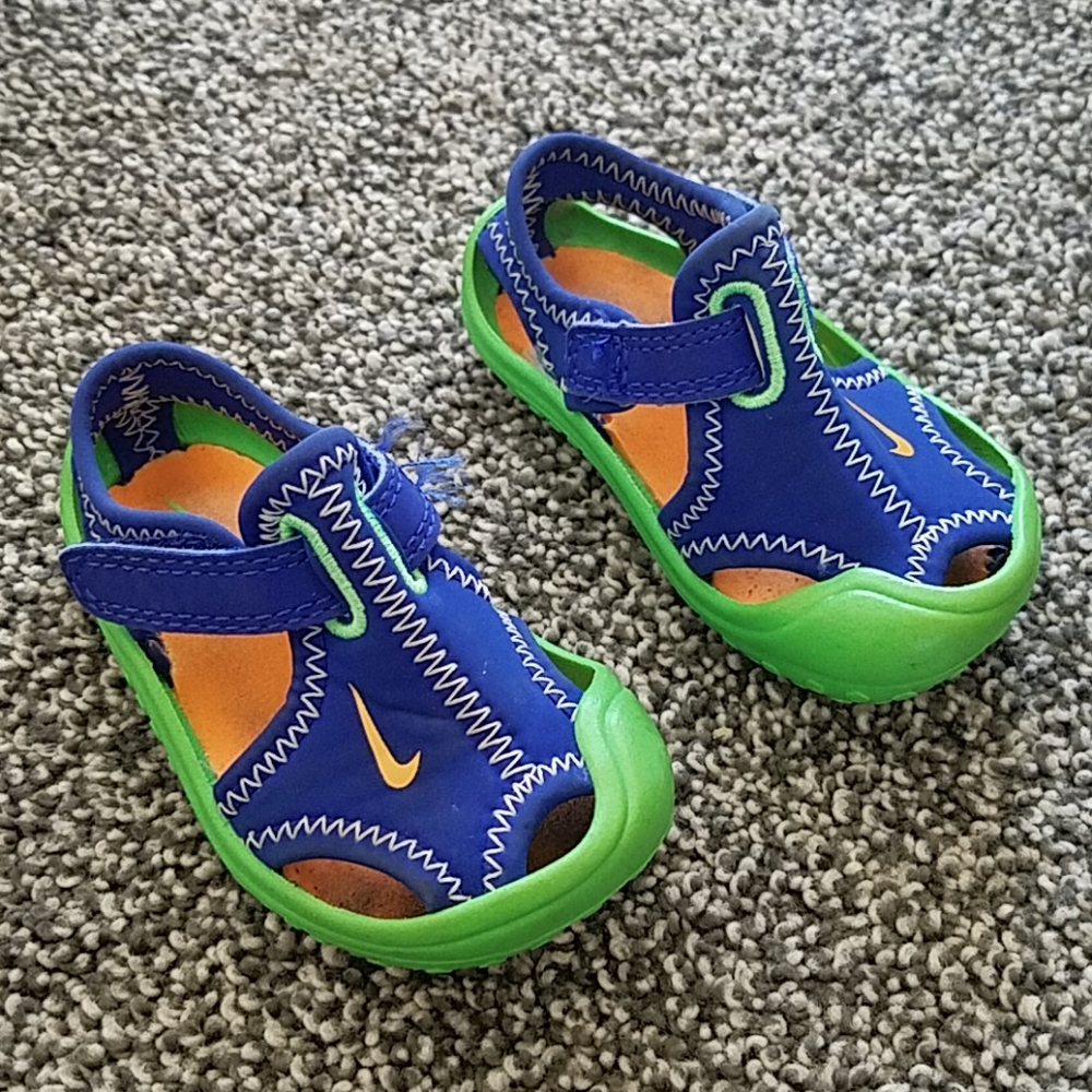 Nike sandals infant toddler size 3